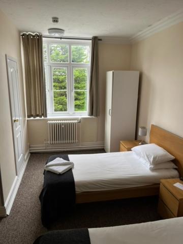 The Admiral Cunningham Hotel Bracknell Esterno foto